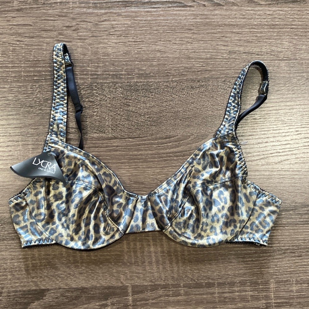 NWT - Vassarette Satin Underwire Bra - 36B - Leopard Print